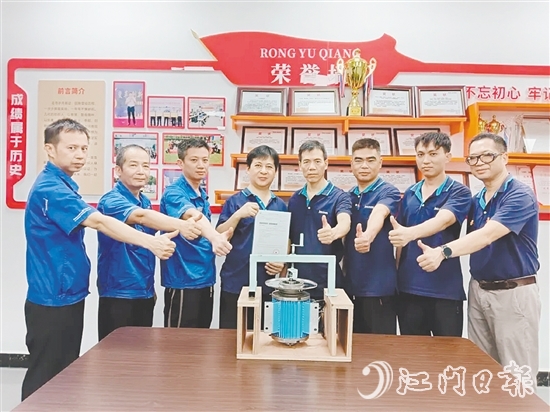獲得國(guó)家實(shí)用新型專(zhuān)利的一種加捻機(jī)使用電機(jī)的拆卸裝置，由銀都拉瑪?shù)囊痪€(xiàn)員工和技術(shù)骨干等共同完成。