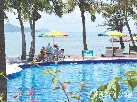 這個夏天，臺山以愈發(fā)鮮明的濱海旅游符號，吸引八方來客奔赴山海之約。