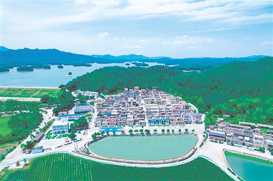 “十四五”規(guī)劃期間，我市投入各項移民資金3.29億元，建成開平市馬岡鎮(zhèn)六圩村等水庫移民美麗家園特色村。