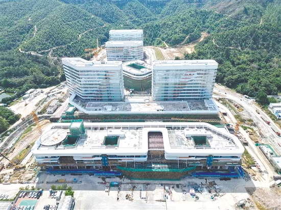 江門(mén)市新三甲醫(yī)院建設(shè)項(xiàng)目主體結(jié)構(gòu)與外立面裝修已完成。