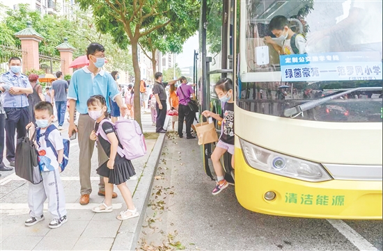 范羅岡濱江小學的定制公交線路覆蓋了周邊多個小區(qū)。