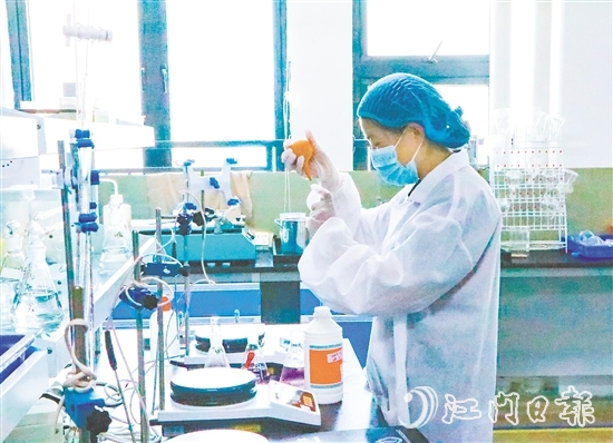 寶德利的研發(fā)人員在實驗室攻堅技術難題。