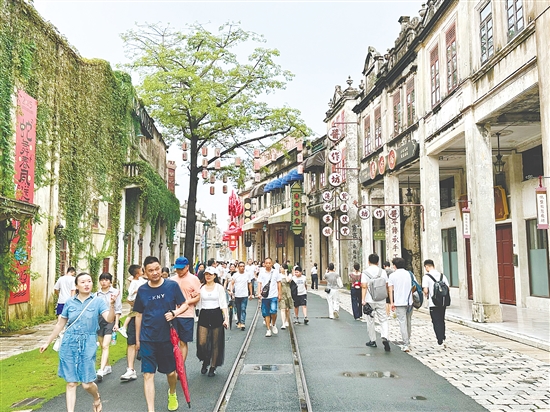 深中通道通車以來，我市旅游景區(qū)港澳游客增多。