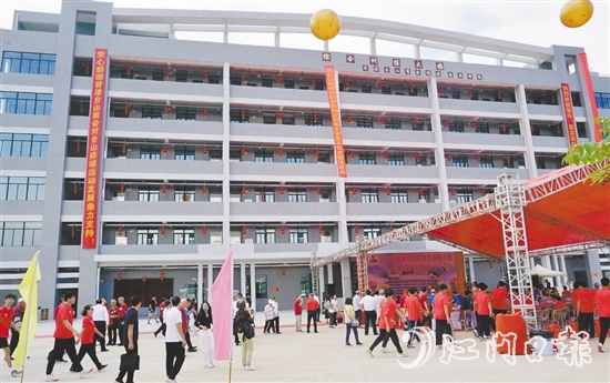 嶄新的臺山排球運動學校綜合訓練大樓將助力培養(yǎng)更多排球人才。