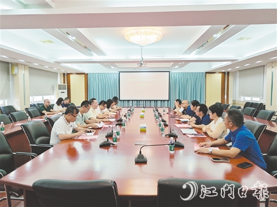 臺(tái)山召開(kāi)規(guī)范涉企行政執(zhí)法企業(yè)座談會(huì)。
