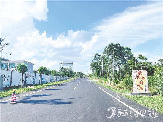 宅梧鎮(zhèn)將農(nóng)文旅產(chǎn)業(yè)融合發(fā)展作為典型鎮(zhèn)建設(shè)的核心引擎。圖為源林大道。