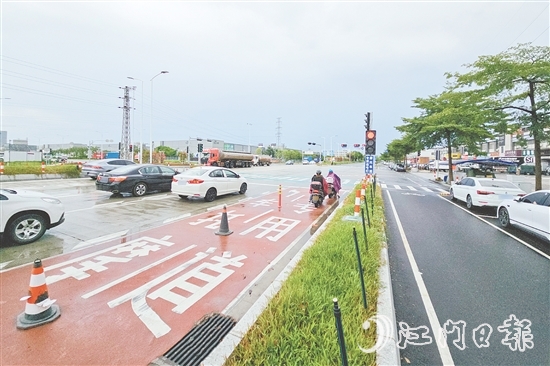 “汽摩電分離車道”保障道路交通安全。