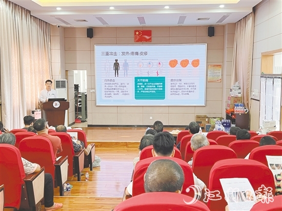 禮樂中心小學(xué)應(yīng)急避難場所組織醫(yī)護(hù)人員講解滅蚊知識。