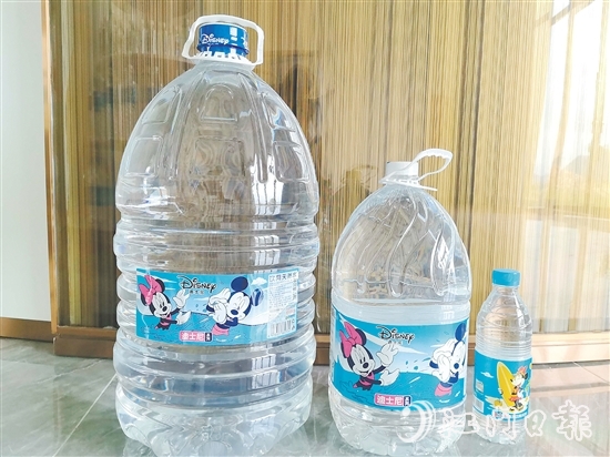 迪士尼向恩州山泉水授權(quán)旗下28個IP形象，用于產(chǎn)品包裝和水廠空間設(shè)計。