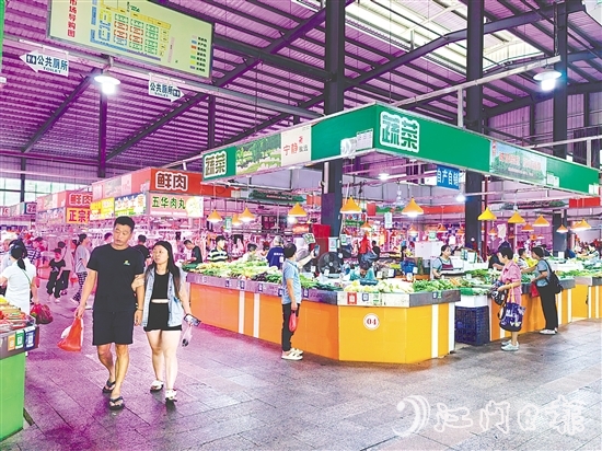 整治后的會(huì)城仁義市場(chǎng)干凈整潔。