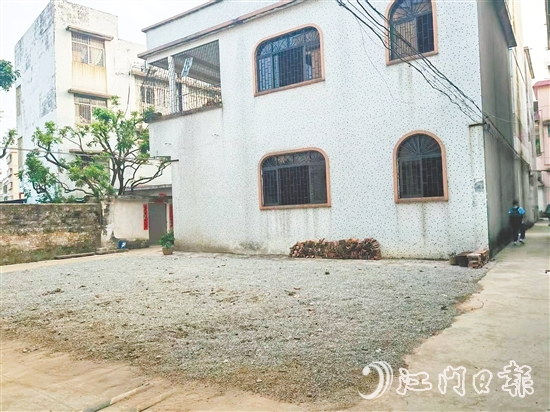 東甲村曾經臟亂差的衛(wèi)生死角，如今變成了干凈整潔的空間。