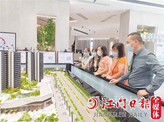 帕佳圖光輝歲月吸引了不少周邊居民的關(guān)注。