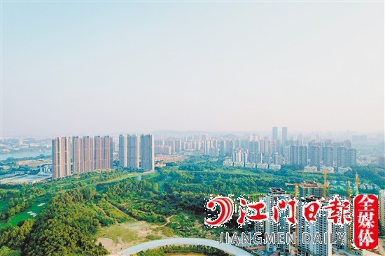 江發(fā)置業(yè)望高爾夫項(xiàng)目實(shí)景圖。