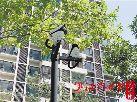 天睿居小區(qū)內(nèi)設(shè)有高空拋物攝像頭。