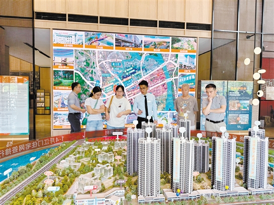 1—8月，全市商品房網(wǎng)簽面積和增速均居全省前列。