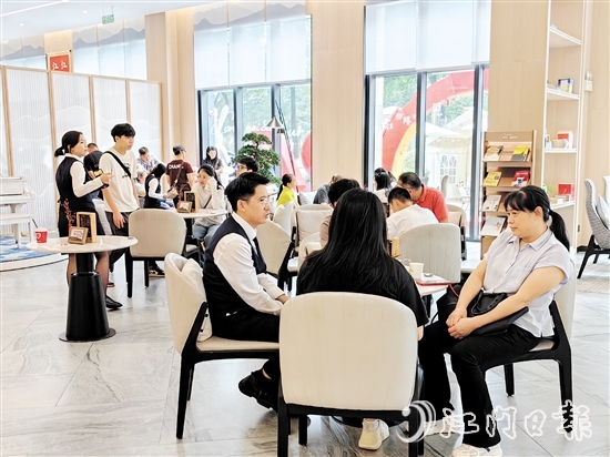 新政對房貸利率及首付比例的調(diào)整，減輕了購房者的負擔。