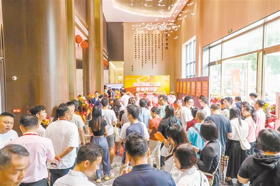 今年5月，房企舉辦營(yíng)銷(xiāo)活動(dòng)吸引許多消費(fèi)者目光。