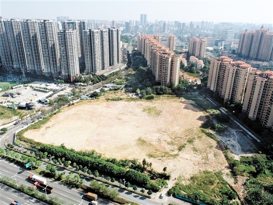 根據(jù)規(guī)劃條件，江門(mén)市JCR2024-199（蓬江27）號(hào)地容積率低于或者等于1.5，未來(lái)或?qū)⒔ㄔ旄叨俗≌瑓^(qū)。