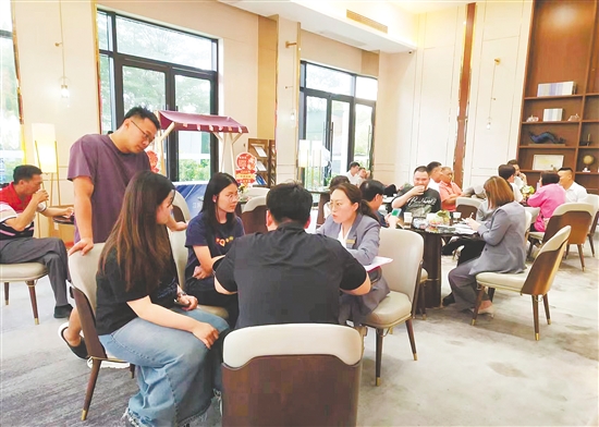 利好政策吸引購房者“進(jìn)場”。