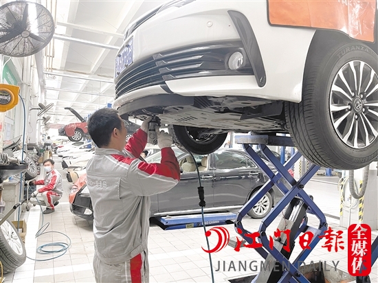 春節(jié)過后，前來檢修的車輛比平時增加不少。