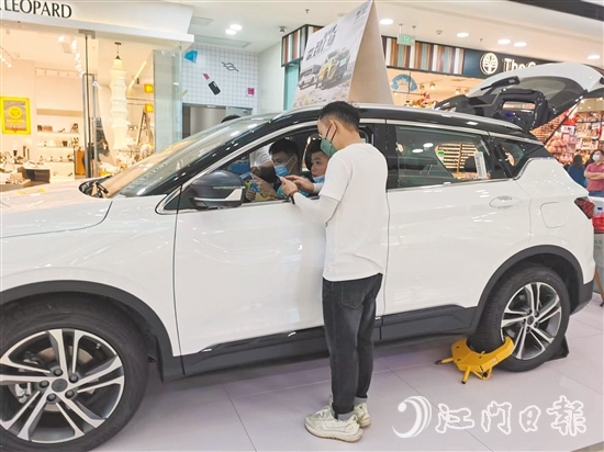 把汽車“開進(jìn)”商場，可以加大隨機(jī)性購買比例。