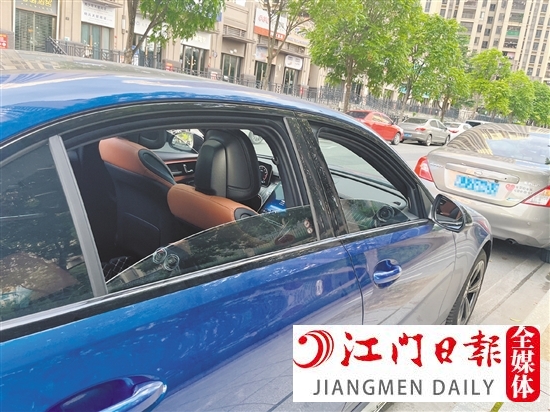 開車過程中及時(shí)開窗通風(fēng)，可將車內(nèi)的有害氣體排出，讓車內(nèi)的空氣更清新。