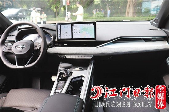 2023款星瑞配備12.3英寸的中控屏和液晶儀表盤，功能實(shí)用。