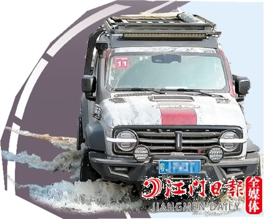 面對比較復(fù)雜的路況，越野車的優(yōu)勢明顯。