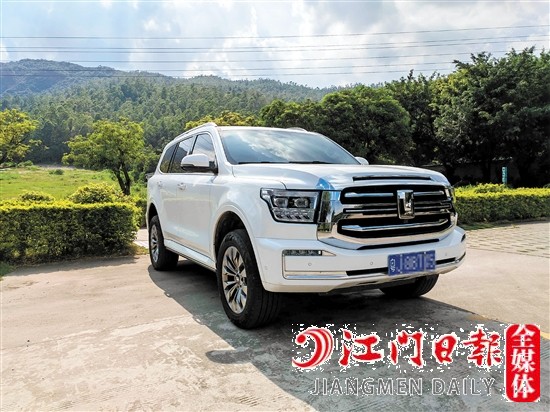 坦克500外觀方正硬朗。