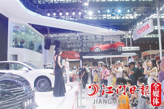 一眾高大上的汽車展具將亮相中秋車展。圖為往屆車展現(xiàn)場。