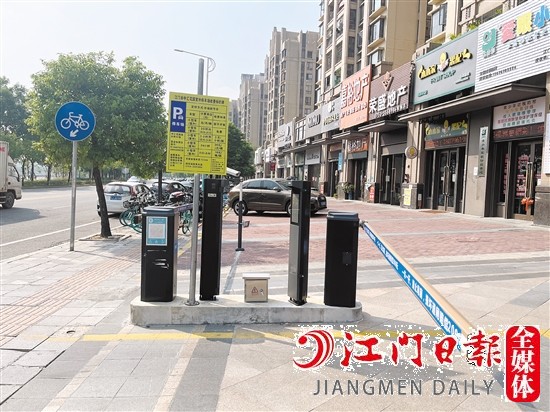 停車(chē)時(shí)選擇收費(fèi)停車(chē)場(chǎng)會(huì)更有保障。