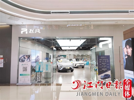 近年來，進駐繁華商場成為許多造車新勢力的常態(tài)。