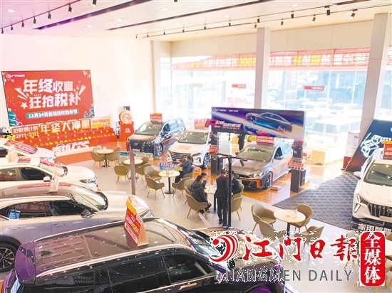 造車新勢力的中心店不但外形與傳統(tǒng)的4S店類似，功能也比較類似。