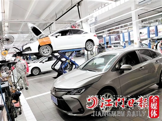4S店迎來(lái)節(jié)前車輛檢修保養(yǎng)高峰。