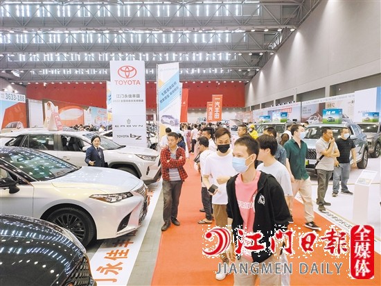 車展現場人氣旺。