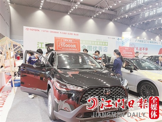 今年春季車展期間，許多汽車經(jīng)銷商推出大幅優(yōu)惠。