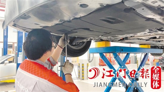 安裝底盤護(hù)板可預(yù)防貓鉆進(jìn)車底。