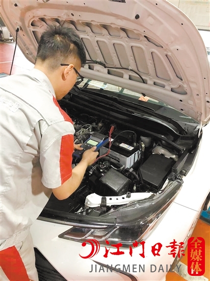 近期有不少車主到4S店檢查、更換蓄電池。