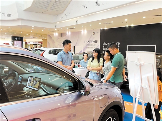 消費者購車時建議選擇口碑好的經(jīng)銷商。