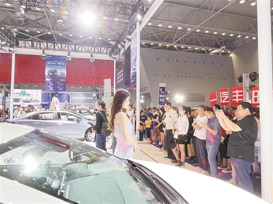 轉移到廣東珠西國際會展中心舉辦后，“五一”車展整體規(guī)模上升到新高度。