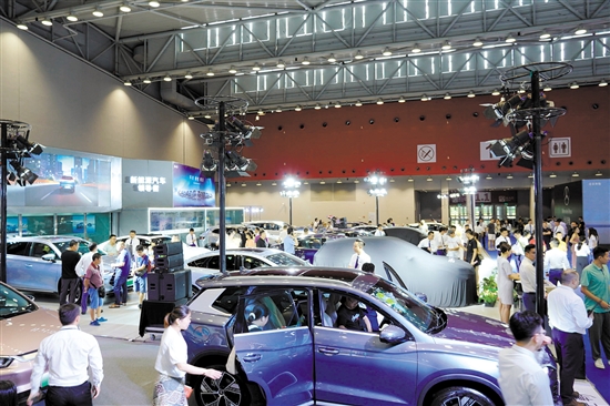 往屆本報舉辦的大型車展，均吸引許多市民的目光。