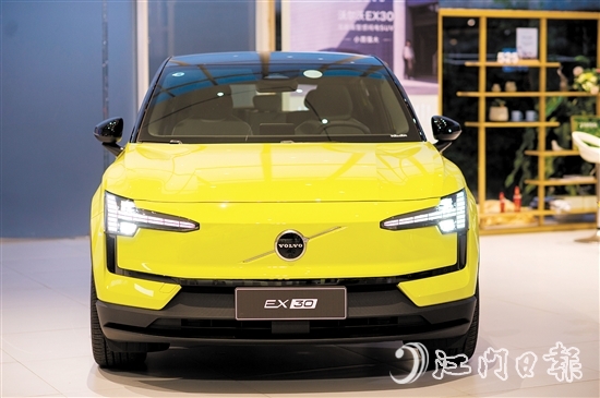 沃爾沃EX30整車看起來科技感十足。
