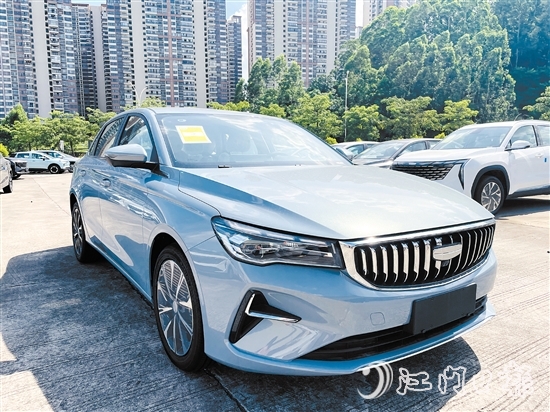 第四代帝豪2025款盡顯大氣動感風(fēng)范。